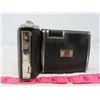 Image 8 : CAMERA & CASE (KODAK TOURIST)