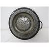 Image 7 : LOT OF 6 POTS AND PANS (COLANDERS, FRYING PANS, POTS, CHAMBER POT ETC…)