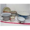 Image 1 : LOT OF 6 ENAMELWARE PIECES (POT, LID, CUP, CHAMBER POT)