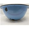 Image 2 : LOT OF 6 ENAMELWARE PIECES (POT, LID, CUP, CHAMBER POT)