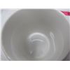 Image 23 : LOT OF ASSORTED (CUPS, FIGURINES, ETC) *DAMAGED*