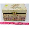 Image 11 : MUSICAL JEWELRY BOX (WORKS) W/ASSORTED JEWELRY ETC