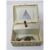 Image 1 : MUSICAL JEWELRY BOX (WORKS) W/ASSORTED JEWELRY ETC