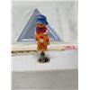 Image 2 : MUSICAL JEWELRY BOX (WORKS) W/ASSORTED JEWELRY ETC