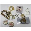 Image 3 : MUSICAL JEWELRY BOX (WORKS) W/ASSORTED JEWELRY ETC