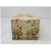 Image 7 : MUSICAL JEWELRY BOX (WORKS) W/ASSORTED JEWELRY ETC
