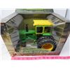 Image 1 : JOHN DEERE 4520 TRACTOR (DIE CAST METAL) COLLECTOR EDITION (BOX 1 1/16)