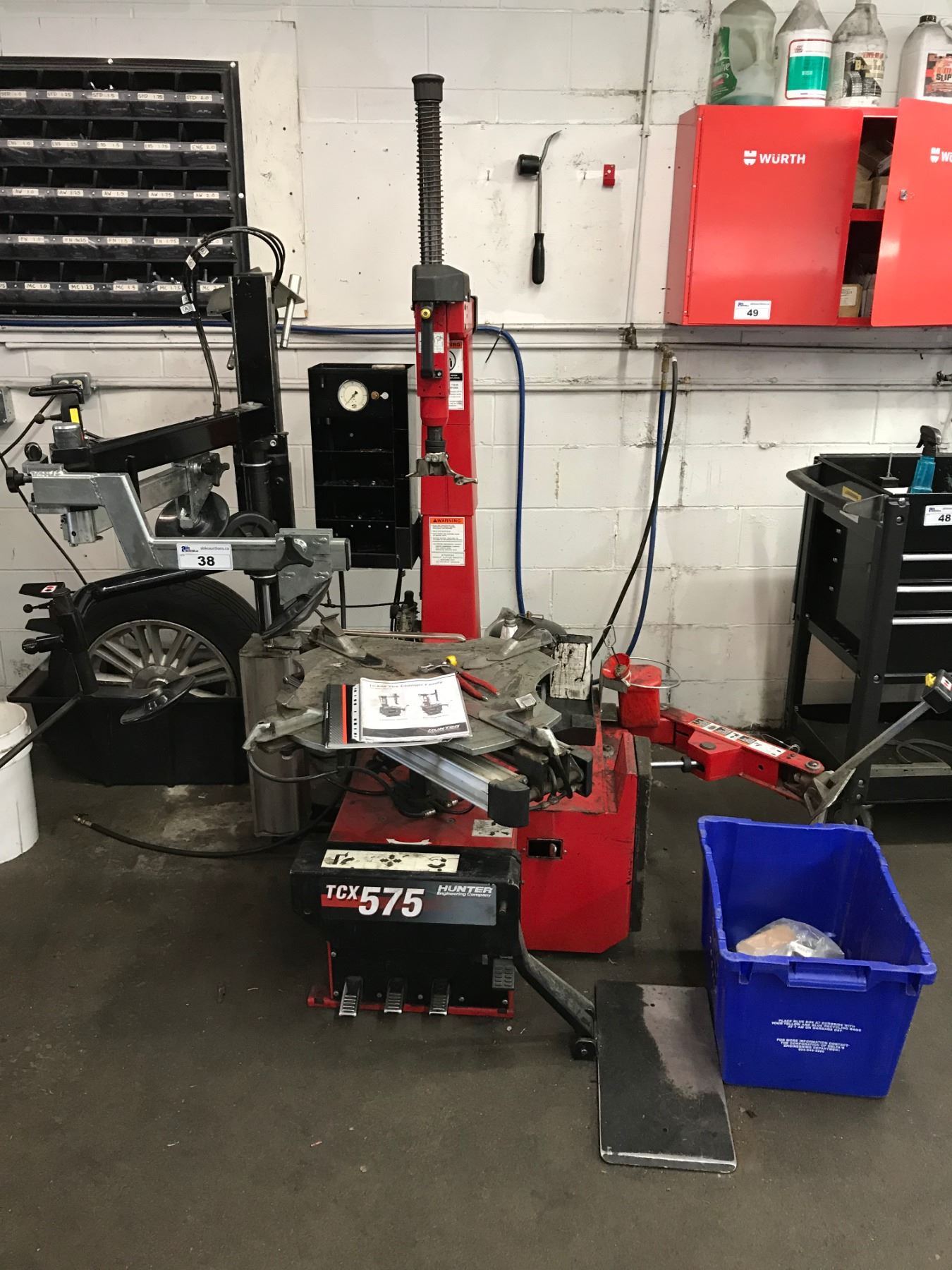 HUNTER TCX 575 TIRE CHANGER WITH TOOLING AND PARTS Able Auctions