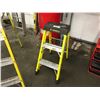 Image 1 : FEATHERLITE 3' STEP LADDER