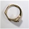 Image 2 : 10k GOLD RING w/DIAMOND CENTER STONE