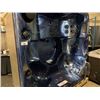 Image 1 : CAL SPA HOT TUB, ESCAPE SERIES, MAJESTIC SKY ARCY 90X90 MIST BASE,BENCH, 3 PILLOWS, 51 STAINLESS