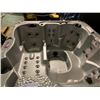 Image 2 : CAL SPA HOT TUB, GLORY- AMERICAN SERIES,ALUMINIUM ARCY 90X90 SMOKE BASE, 3 PILLOWS INFINITY,