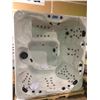 Image 1 : CAL SPA HOT TUB, SERENITY 85 SERIES, STERLING SILVER ARCY 100X100 SMOKE BASE,3 PILLOWS INFINITY, 85