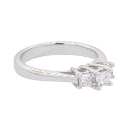 0.5 ctw Diamond Ring - 14KT White Gold