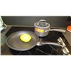 Image 2 : Pan and Saucepot (was used only in staging)