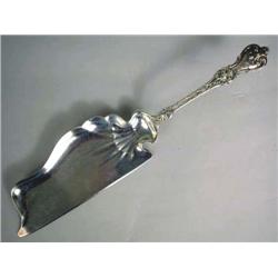 A WHITING DIVISION OF GORHAM "KING EDWARD" PATTERN STERLING SILVER CRUMBER