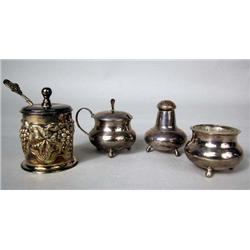 THREE HONG KONG STERLING SILVER TABLE ARTICLES