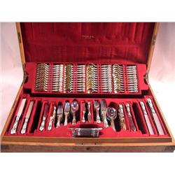A TIFFANY & CO. STERLING SILVER "ENGLISH KING" PATTERN FLATWARE SERVICE, HOUSED IN ITS ORIGINAL OAK 