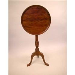 A FEDERAL WALNUT DISH TOP CANDLESTAND