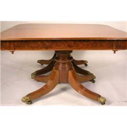 A FEDERAL MAHOGANY PEDESTAL DINING TABLE