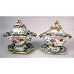 A PAIR OF MASON'S PATENT IRONSTONE CHINA HEXAGONAL POLYCHROME DECORATED SAUCE TUREENS WITH UNDERPLAT