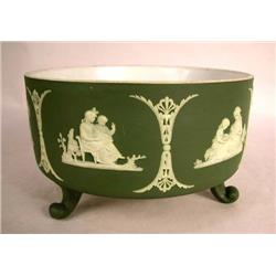 A WEDGWOOD, ENGLAND GREEN JASPERWARE FOOTED CENTERPIECE BOWL
