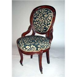 A VICTORIAN CARVED MAHOGANY SIDE CHAIR