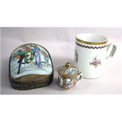 THREE PIECES OF CHINESE EXPORT PORCELAIN