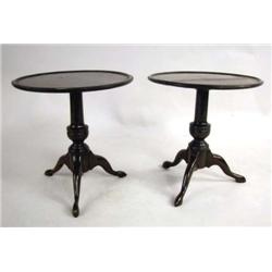 A PAIR OF GEORGIAN MAHOGANY MINIATURE DISH TOP TEA TABLES