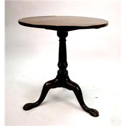 A CHIPPENDALE CARVED MAHOGANY TILT-TOP TEA TABLE
