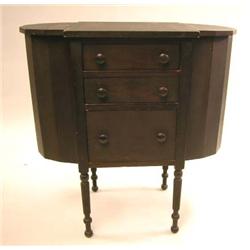 A FEDERAL STYLE MAHOGANY THREE-DRAWER SEWING TABLE