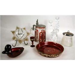 A GROUP OF ASSORTED GLASS TABLE ARTICLES