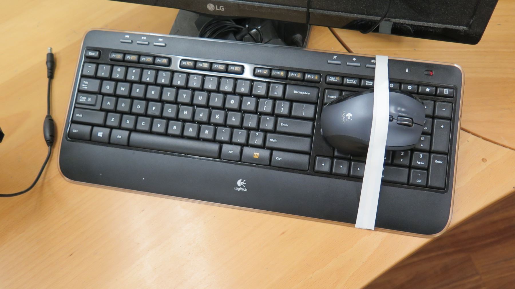 Qty 2 LG Computer Monitors, Keyboards & Mouse Sets - Oahu Auctions