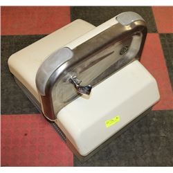 DRINKING WATER FOUNTAIN.