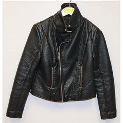 BLACK "FOREVER 21" LADIES LEATHERETTE