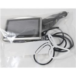 TOM TOM GPS SYSTEM WITH VEHICLE ADAPTOR