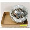 Image 1 : 2' CIRCUMFERENCE MIRROR BALL