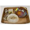 Image 1 : FLAT OF ASSORTED GLASSWARE INCL CARNIVAL GLASS