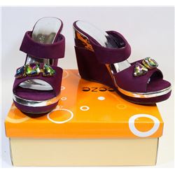 PAIR OF NEW RENEEZE ANGEL PURPLE