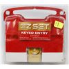 Image 1 : EZ SET KEYED ENTRY DOOR HANDLE SET