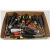 Image 1 : FLAT OF ASSORTED SCREWDRIVERS
