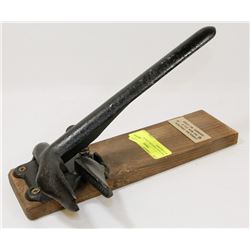 VINTAGE CAROLINA CRACKER NUTCRACKER.