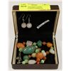 Image 1 : GENUINE POLISHED STONE NECKLACE WITH EARRINGS.