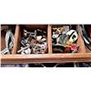 Image 3 : 8)  WOODEN MEN'S VALET & CONTENTS