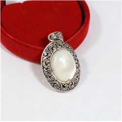 47) STERLING SILVER MOONSTONE PENDANT