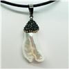 Image 1 : 120) PEARL AND BEAD PENDANT WITH CORD NECKLACE