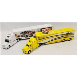 A PAIR OF DIE CAST SEMI MODELS- KENWORTH, ETC