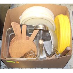 LOT OF ASSORTED KITCHEN MISCELLANEOUS: