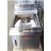Image 1 : 30LB COUNTERTOP PROPANE DEEP FRYER, 53K BTU