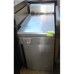 QUEST FAT FILTER SYSTEM W/ BACKSPLASH